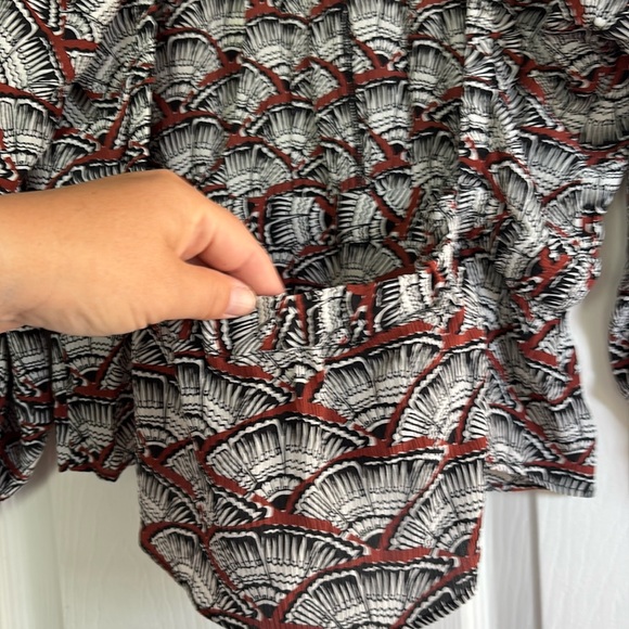 •APIECE APART Elegant Black and Red Patterned Women's Top Cutout - Picture 6 of 16